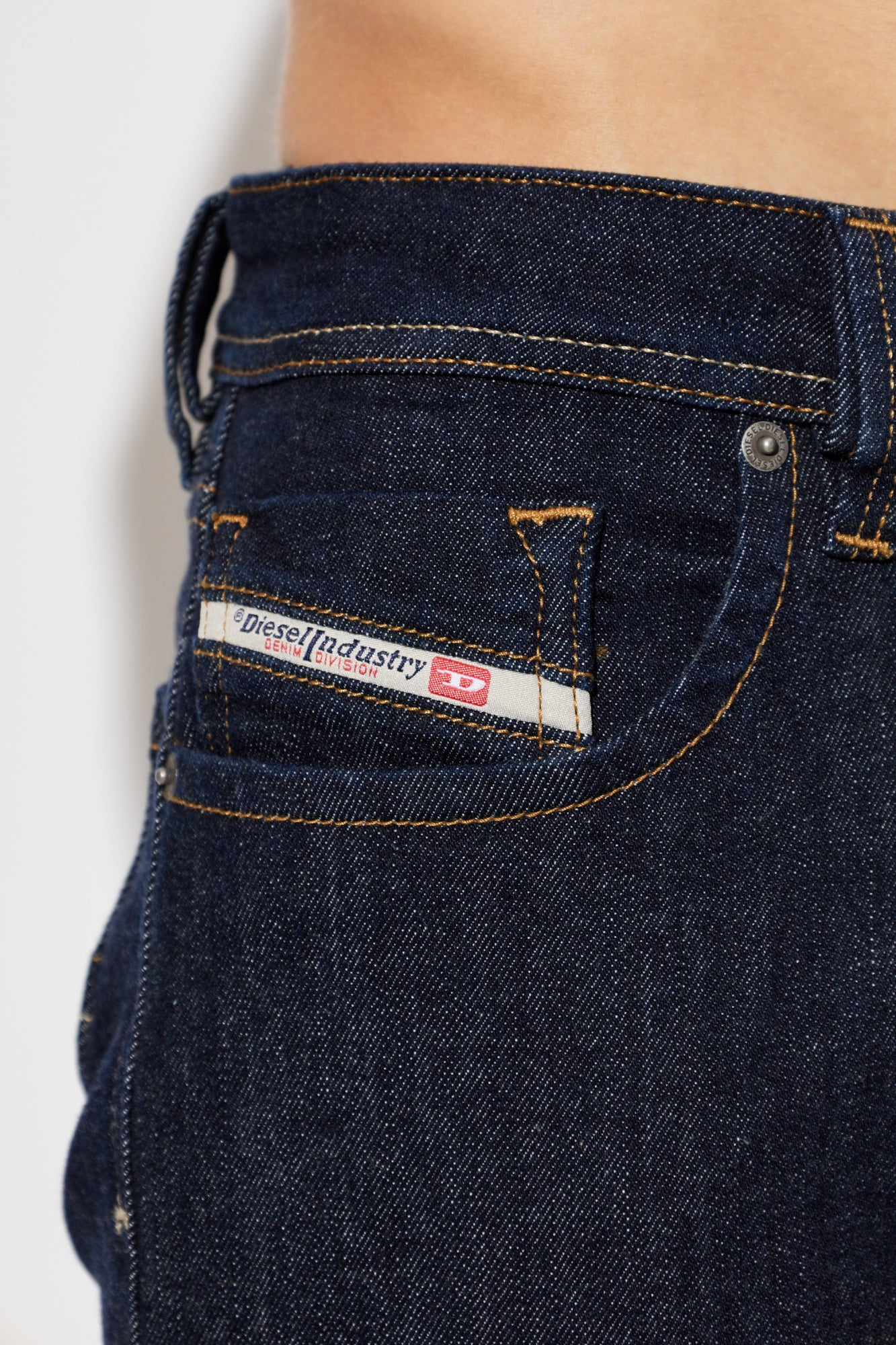 Diesel Men Jeans - 1985 LARKEE - Regular-fit straight leg