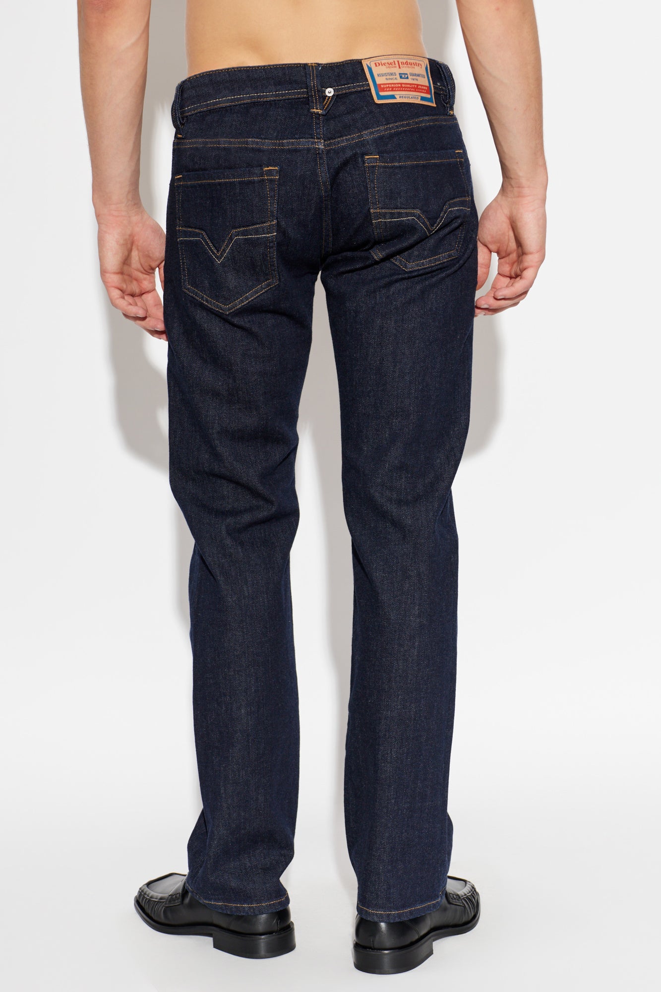 Diesel Men Jeans - 1985 LARKEE - Regular-fit straight leg