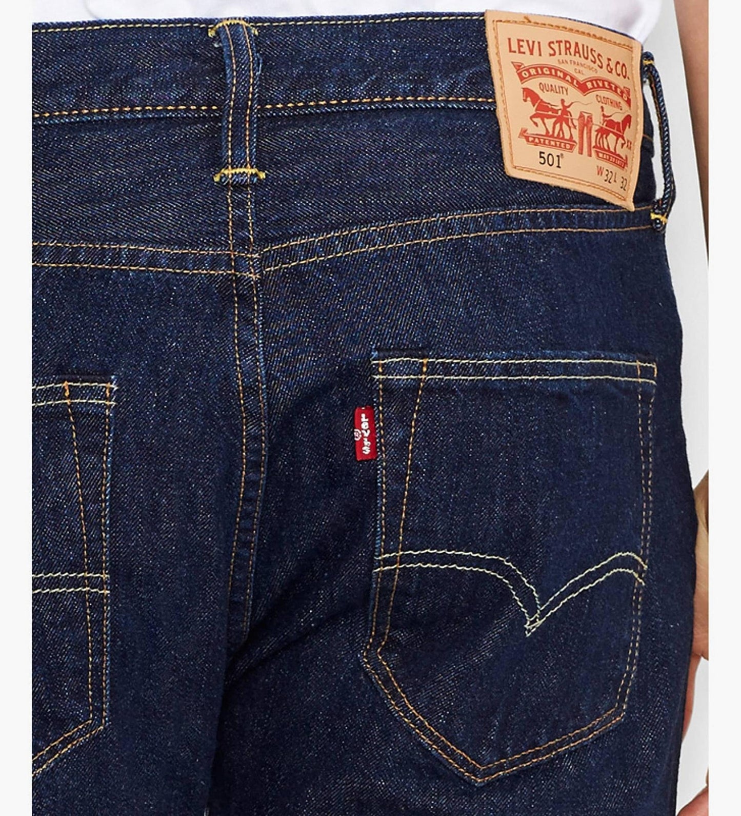Levi's Men Jeans - 501- Regular-fit regular-leg